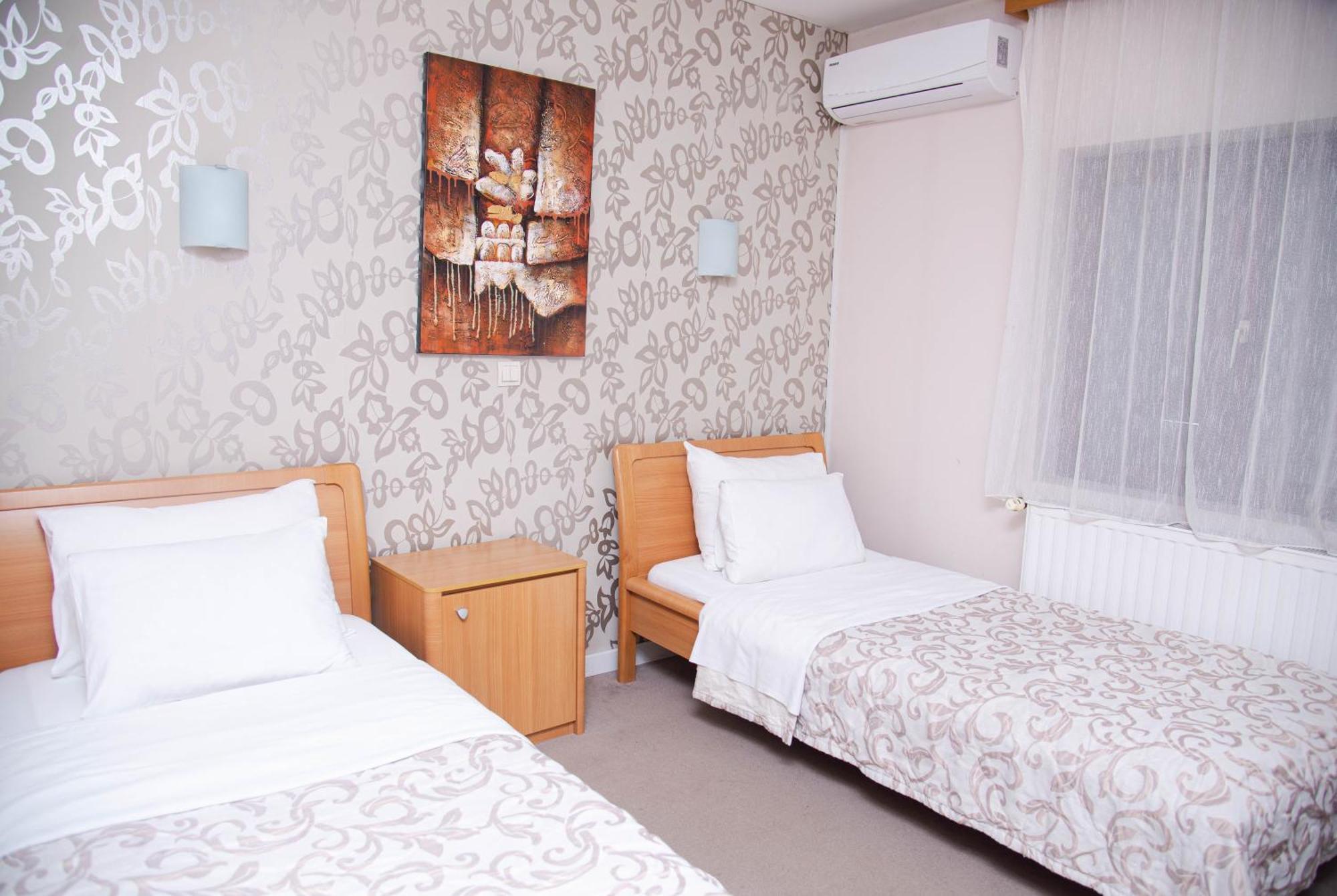 Hotel Dvor Bijelo Polje Exterior photo